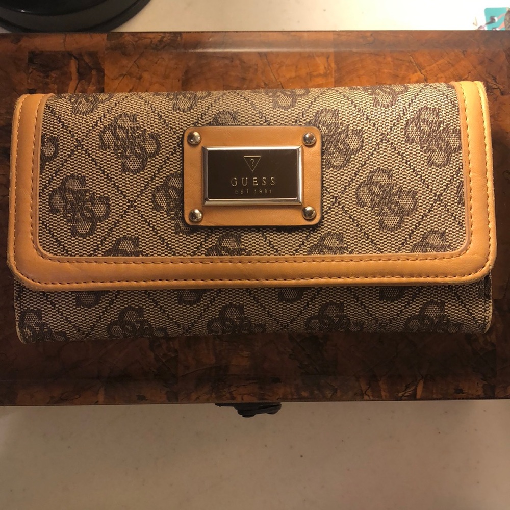 Guess Scandal SLG Slim Clutch Bag Wallet